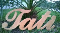 Nomes personalizados em MDF